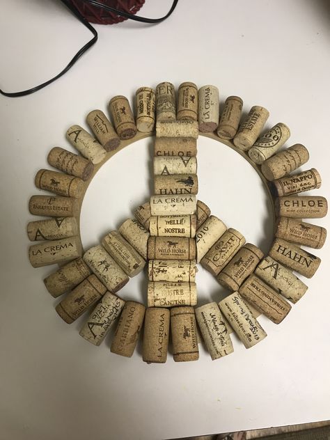 Cork Blocks Yoga, Wine Cork Peace Sign, Boho Wine Cork Decor, Cork Yoga Blocks, Driftwood Peace Sign, Hippy Art, Peace Fingers, Cork Projects, Wine Corks