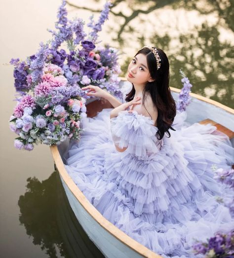 ÉBLOUIR (@eblouirdesign) • Instagram photos and videos Debut Photoshoot Ideas, Princess Photo Shoot, Quinceanera Photoshoot, Debut Photoshoot, Debut Ideas, Fairies Photos, Princess Photo, Fashion Poses, Beautiful Gowns