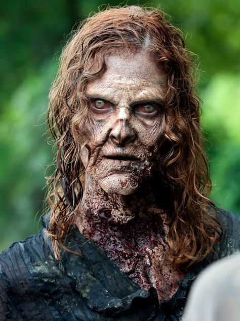 AMC`s The Walking Dead Season 4 Walker Zombie Face Makeup, Makeup Zombie, Dawn Of The Dead, Zombie Face, Scary Zombie, Walking Dead Zombies, Dead Zombie, Halloween Zombie, Zombie Makeup