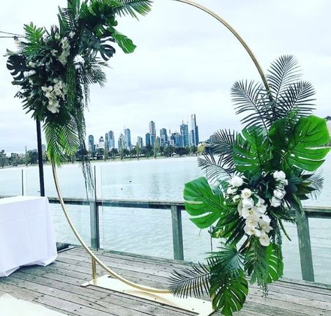 white draped mandap greenery - Google Search Wedding Arch Round, Backdrop Event, Shower Flowers, Circle Arch, Diy Wedding Arch, Arch Decoration, Round Balloons, Arch Decoration Wedding, Event Backdrop