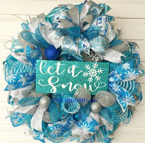 Snowflakes Wreath Let it Snow Wreath Winter Snowman Wreath Holiday Porch Decorations, Winter Front Door Decor, Snowflake Centerpieces, White Tinsel, Silver Wreath, Front Door Christmas Decorations, Snowflake Wreath, Work Wreath Forms, Christmas Mesh Wreaths