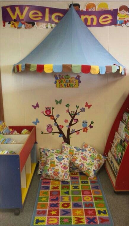 Reading is fun Reading Corner Classroom, Preschool Rooms, Preschool Classroom Decor, Classroom Organisation, Book Corners, Class Decoration, Reading Classroom, Classroom Setup, Classroom Setting