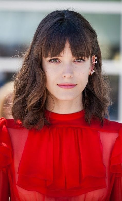 Stacey Martin, Fringe Haircuts, Angular Fringe, Choppy Fringe, Trendy Bangs, Messy Bangs, Haircuts 2020, Hannah Simone, Women Haircut