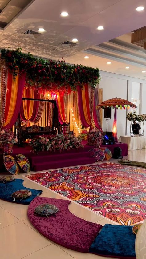 Mehndi Decoration Ideas At Home, Pakistani Mehndi Decor, Mehndi Stage Decor, Mehndi Decoration Ideas, Stage Inspiration, Mehndi Stage, Haldi Decoration Ideas, Asian Wedding Decor, Mehendi Decor Ideas