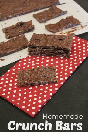 These homemade nestle crunch bars are so easy. Two ingredients are all you need to make them and they are just as good as the real thing! Nestle Crunch Bars, Crunch Candy Bar, Homemade Peppermint Patties, Homemade Chocolates, Nestle Crunch, Easy Treats To Make, Crunch Bars, Homemade Snickers, Crunch Bar