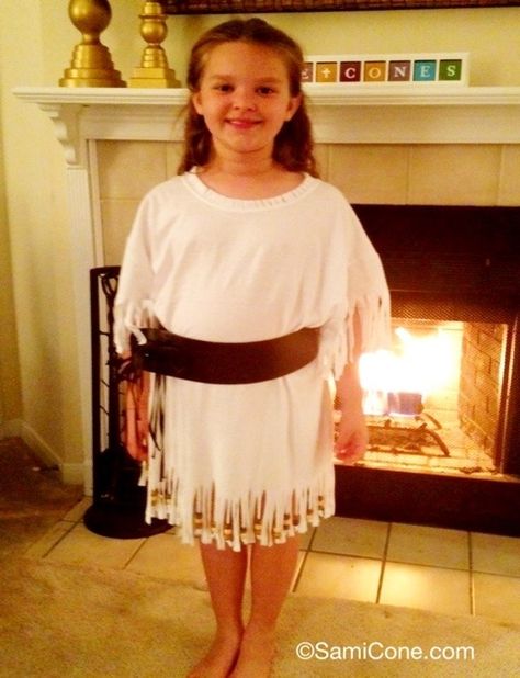 Homemade girls Natchez Indian costume- white t-shirt with cut fringe & wooden beads Costume Homemade, American Costume, Money Saving Ideas, Indian Dress Up, Outfit For Kids, Family Money, Pumpkin Costume, Homemade Costumes, Holiday Crafts For Kids