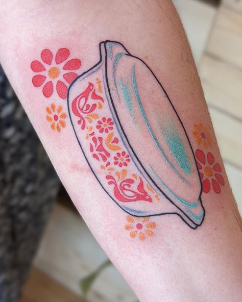 Had so much fun with this pyrex casserole dish! Such fond memories of green bean casserole with the French's onions over the top🫛🧅 #pyrex #pyrextattoo #midcenturymodern #midcenturymoderntattoo #mcm #mcmtattoo #tattoo #tattoos #tattooed #girlswithtattoos #tattooedgirls #stltattoo #stltatooartist #pastydevil #pasteldevilstudio #colortattoo #popculture #popculturetattoo #ladytattooers #tattoosnob Corningware Tattoo, Pyrex Tattoo, M Tattoos, Pyrex Casserole Dish, Green Bean Casserole, Bean Casserole, Funny Picture Quotes, Green Bean, French Onion