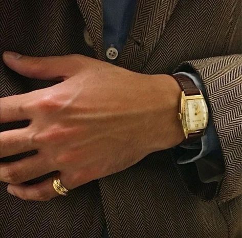 Connor Cobalt, Adrette Outfits, Retro Watches, Mens Outfit Inspiration, Elegante Casual, Old Money Style, Classy Jewelry, Old Money Aesthetic, Pinky Ring