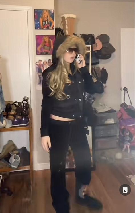 sarahhchi0 on tiktok Chiara Tiktok, Sarah Chio, Morning After Party, First Love Late Spring, Cold Fits, Show Movie, Dress Up Darling, Late Spring, Tokio Hotel