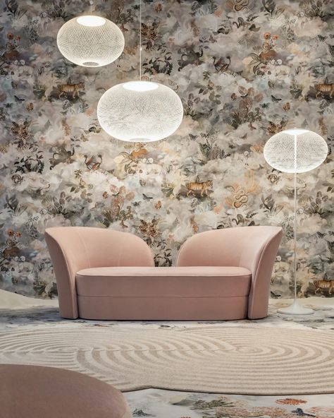 The Curvaceous Extravagance of Aldora - Moooi Buy Sofa, Soft Feminine, Calla Lilies, 2 Seater Sofa, Two People, Italian Design, Seater Sofa, Online Design, Classic Design