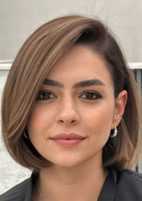 Asymmetrical Bob For Round Face, Shoulder Length Bob Side Part, Short Hair Round Faces, Bob Variations, Edgy Bob Hairstyles, Bob Haircut Styles, Bob Inspiration, Official Hairstyle, Haircut Layered