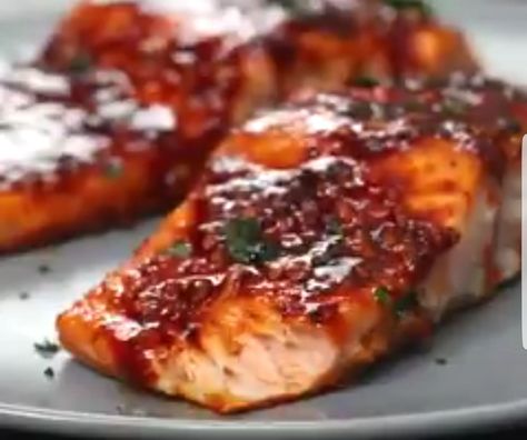 Spiced Salmon, Baked Salmon Recipe, Salmon Spices, Grilled Salmon Recipes, Cooking Panda, Gluten Free Chili, Food Wishes, Spice Rub, Salmon Recipe