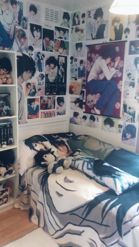 Deathnote Room Decor, L Lawliet Inspired Outfit, Weeb Room Ideas, L Lawliet Aesthetic, Cute Anime Room, Bedroom Poster Ideas, L Lawliet Cosplay, Lawliet Fanart, L Lawliet Fanart