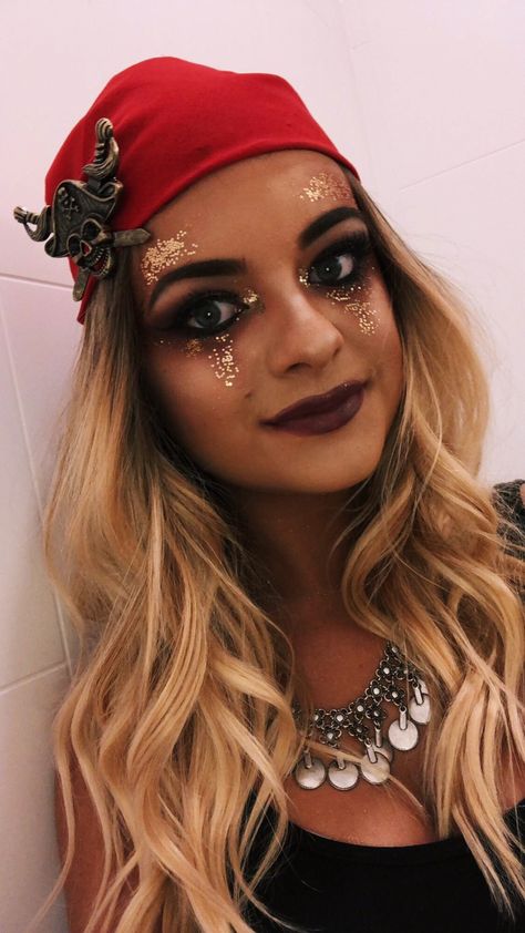 Pirate halloween makeup Pirate Halloween Makeup, Makeup Pirate, Carnaval Make-up, Pirate Makeup, Karneval Diy, Meme Costume, Make Carnaval, Creepy Halloween Makeup, Cute Halloween Makeup