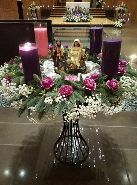 Catholic Advent Wreath, Advent Church Decorations, Christmas Nativity Scene Diy, Christmas Wedding Centerpieces, Advent Wreath Diy, Advent Wreath Candles, Christian Christmas Decorations, Advent Decorations, Church Christmas Decorations