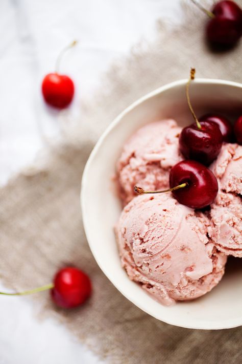 This creamy Cherry Coconut Ice Cream is a deliciously rich and creamy blend of coconut cream and cherries. It will be your new summer favorite. Cherry Ice Cream Recipe, Boozy Ice Cream, Homemade Cherry Pies, Honey Ice Cream, Fudge Flavors, Cherry Ice Cream, Cherry Coconut, Homemade Graham Crackers, Ice Scream