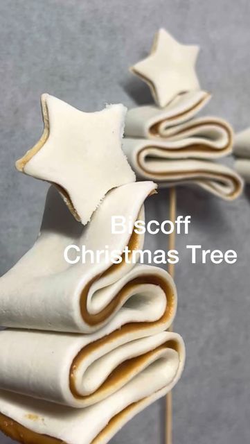 Pastry Tree, Puff Pastry Christmas, Christmas Pastry, Pastry Christmas, Christmas Pastries, Christmas Tree Shape, Non Dairy Milk, Biscoff Spread, Raw Sugar