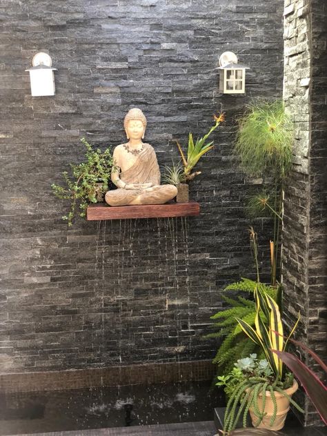 Buddha Patio Ideas, Patio Zen Garden, Buddha Design Interiors, Zen House Decor, Zen Patio Ideas, Zen Garden Wall, Jardin Zen Interior, Zen Patio, Transitional Patio