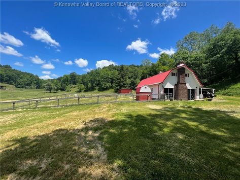 1976 Barn Home For Sale W/Outbuildings on 3.4 Acres West Virginia $175,000 - Country Life Dreams 2 Bedroom Loft, Loft Playroom, Carport Patio, West Va, Life Dreams, Barns Sheds, Virginia Homes, Barn Style House, Bedroom Loft