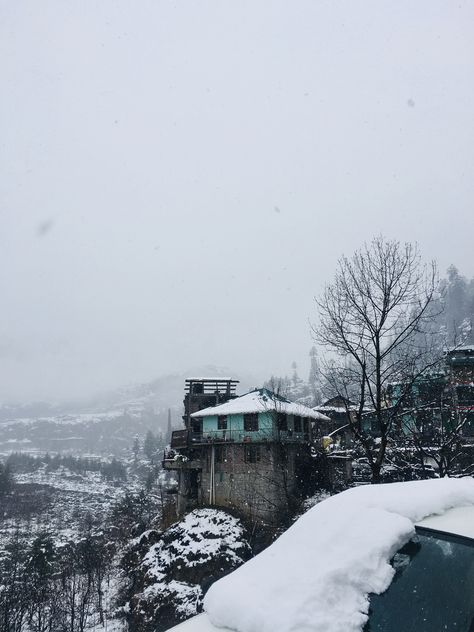 Winterfell in Manali Back to December in manali #winter #snow #snowfall #manali #himachalpradesh #amormainakfresco #amormainakfrescodiaries Manali In December, Manali Snowfall, Manali Trip, Back To December, Travel Checklist, Himachal Pradesh, Meeting New People, Winter Snow, Mood Board