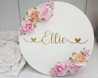 Personalized Wooden Letters, Baby Door Hangers, Baby Door, Personalized Plaques, Wall Decor Nursery, Name Plaque, Deco Originale, Flower Names, Wooden Names