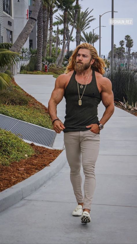 Long hair and beard with a casual look ! Long Hair And Beard, Long Hair Beard, Mens Hairstyles With Beard, Mens Casual Suits, Best Beard Styles, Beard Hairstyle, Awesome Beards, Mens Fashion Classy, Muscular Men