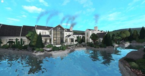 Bloxburg Houses On Mountains, Bloxburg Mansion Entryway, Bloxburg Beach House Mansion, Bloxburg Big House, Bloxburg Lake House, Bloxburg Mansion Exterior, Bloxburg Blueprints, Mansion Layout Bloxburg, Bloxburg Mansion Ideas