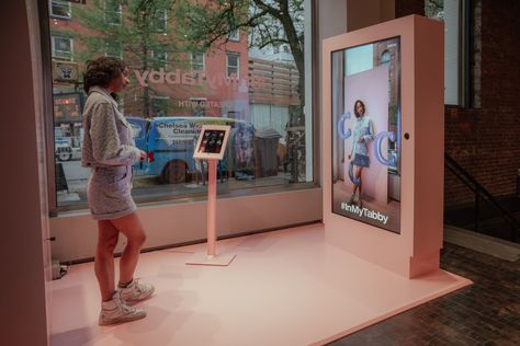 Coach's SoHo store features an AR mirror Digital Activation Ideas, Interactive Product Display, Mirror Exhibition, Mirror Overlay, Interactive Mirror, Interactive Retail, Experiential Marketing Events, Mirror Game, Digital Mirror