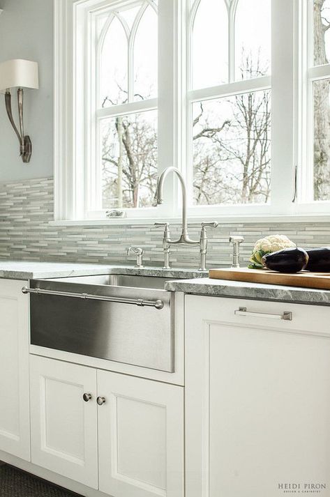 Apron Sink. Farmhouse Sink. Apron stainless steel kitchen sink with towel bar. #ApronstainlesssteelSink #kitchensinkwithtowelbar Heidi Piron Design.