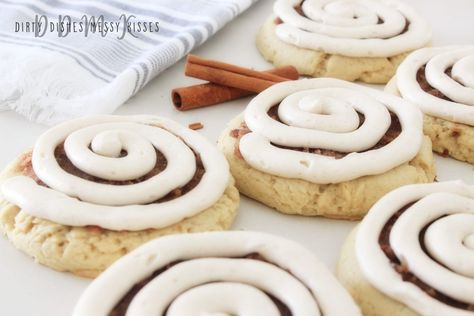 Copycat Cookies, Crumble Cookie Recipe, Crumble Cookies, Mint Cake, Cinnamon Roll Cookies, Crumbl Cookies, Best Cookies Ever, Cookies Soft, Chewy Sugar Cookies