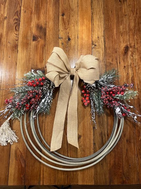 Lariat Rope Christmas Wreath, Christmas Lasso Wreath, Rope Christmas Wreath, Lasso Christmas Wreath, Cowboy Rope Wreath, Christmas Rope Wreath, Western Christmas Decorations Diy, Western Rope Wreath, Western Christmas Wreath