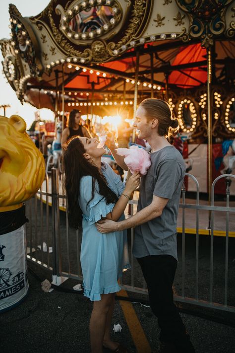 Carnival Photo Shoots, Fair Pictures, Carnival Photography, Shooting Couple, Summer Engagement Session, Valentines Day Couple, Merry Go Round, Shooting Photo, Vsco Filter