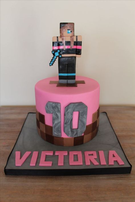 Mine craft Pink Minecraft Birthday Party, Girly Minecraft Cake, Minecraft Birthday Party Decorations, Cake In Minecraft, Pastel Minecraft, Pink Minecraft, Cake Build Minecraft, Minecraft Ghast Cake, Fondant Figurine