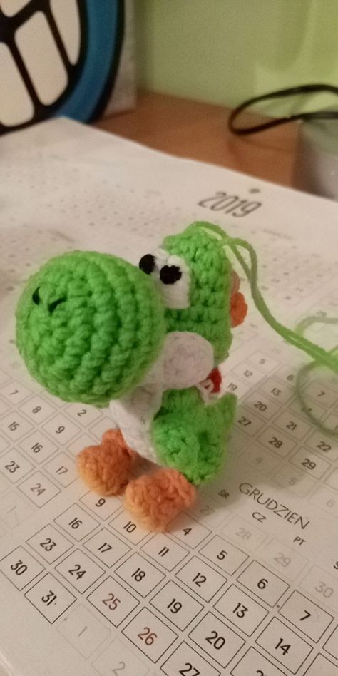 Yoshi From Mario, Crochet Yoshi, Crochet Mario, Big Crochet, Friends Picture, Shy Guy, Yarn Projects, Mario Kart, Friend Pictures