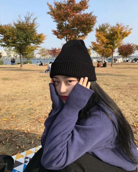 Freckles Girl, Wig Hat, Girl Beanie, Style Korea, Girl Things, Model Poses, New Pictures, Ulzzang Girl, Beautiful People