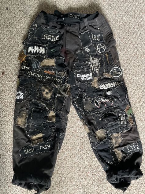 Baggy Crust Pants, Patch Jeans Punk, Crust Punk Outfits, Crust Punk Style, Punk Patch Pants, Patch Pants Punk, Crust Punk Pants, Diy Emo Clothes, Crust Pants