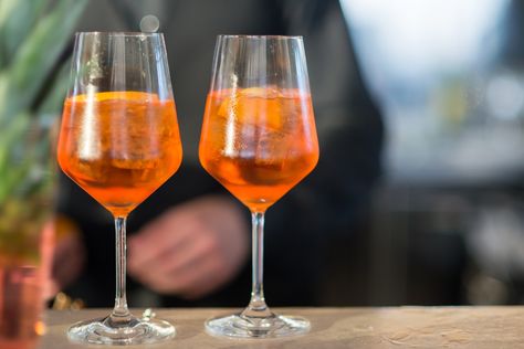 Combine Campari, vermouth, and sparkling wine in the Sbagliato, a simple and delicious pre-dinner drink that won't get you floored before the dinner party. Campari Cocktails, Beach Meals, Food Articles, Wine Clubs, Vermouth, Getting Drunk, Italian Summer, Aperol Spritz, Wine Fridge