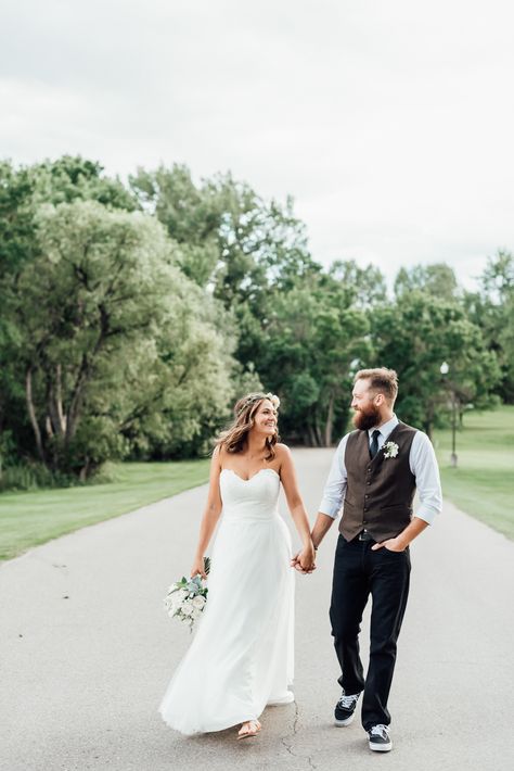 Tux With Sneakers Wedding, Wedding Outfit Ideas For Groom, Vans With Suit Wedding, Groom In Converse, Groom With Vest Only, Wedding With Vans, Groom With Vans, Vans Wedding, Casual Wedding Groom