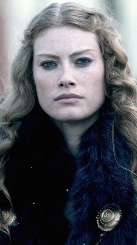 Aslaug Vikings, Viking Women, House Of Dragons, Pose Reference Photo, Face Claims, Pose Reference, Vikings, Tv, Beauty