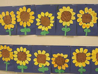 Elementary Art Ideas, 1st Grade Art Projects, Sunflower Inspiration, Sunflower Art Project, 1st Grade Art, Crafts Kindergarten, Kindergarten Christmas Crafts, Sunflower Theme, Sunflower Crafts