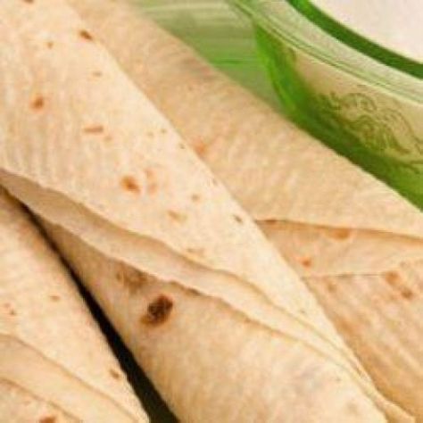 Make delicious Norwegian lefse bread using leftover mashed potatoes, flour and butter. Substitute gluten-free flour for a delicious, healthier holiday treat. Here's the recipe. Lefse Recipe, Healthy Holiday Treats, Perfect Mashed Potatoes, Norwegian Food, Griddle Cooking, Leftover Mashed Potatoes, Scandinavian Food, Flat Bread, Healthy Holidays