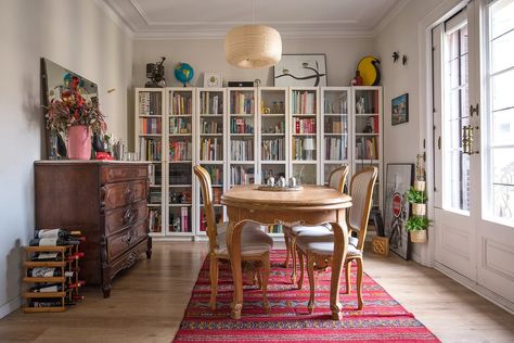 Living Room Red Carpet, Cozy Inspiration, Dining Room Cozy, Living Room Red, Diy Wall Shelves, Trendy Living Rooms, Living And Dining Room, Dining Room Walls, Apartment Living