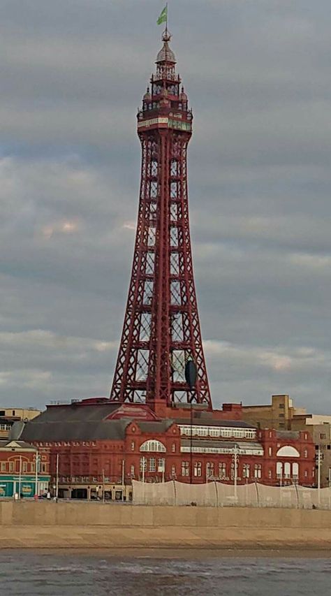 Blackpool Illuminations, Textiles Gcse, Blackpool Tower, Blackpool England, Blackpool Pleasure Beach, Black Pool, British Seaside, Sewing Pants, Loose Coat