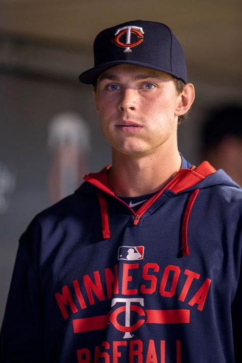 Max Kepler Max Kepler, Hot Baseball Players, Baseball Guys, Haircut Pictures, Sports Figures, Couch Potato, Mlb Teams, Minnesota Twins, Play Ball