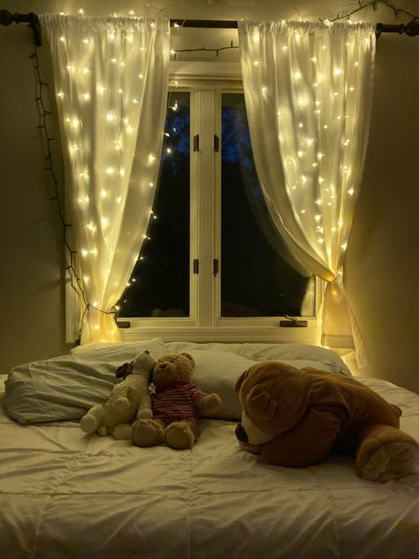 room | room inspo | teddy bear Teddy Bear Room Aesthetic, Teddy Bear On Bed Aesthetic, Teddy Bear Room Decor, Aesthetic Teddy Bear, Teddy Bear Room, Teddy Bear Aesthetic, Aesthetic Teddy, Childhood Room, Tanning Room