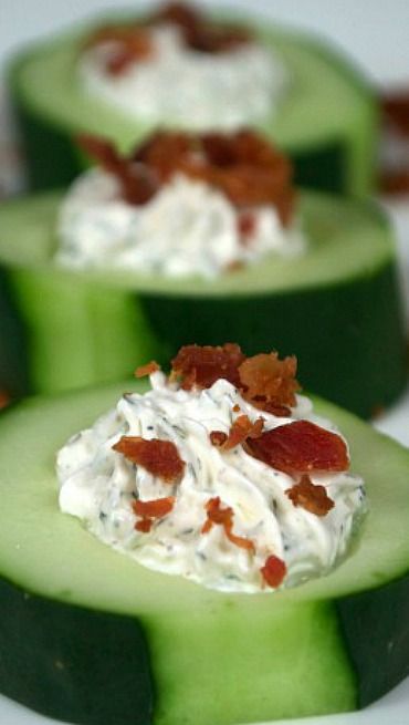 Stuffed Cucumber Cups Bruschetta Bites, Zucchini Cups, Cucumber Cups, Wedding Appetizers, Crab Salad, Cucumber Recipes, Snacks Für Party, Garden Recipes, Party Food Appetizers