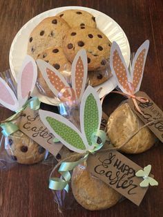 Easter Gifts For Family, Easter Presents For Kids, Diy Easter Gifts For Kids, Easter Present Ideas, Easter Gifts For Friends, Easter Gifts For Adults, Easter Treat Box, Easter Paper Crafts, Easter Present