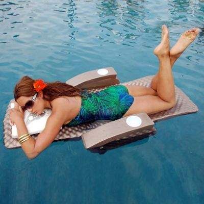 Floatation Devices, Foam Pool Floats, Summer Pool Floats, Hippy Bedroom, Cool Pool Floats, Diy Hot Tub, Pool Floaties, Swimming Pool Accessories, Water Fall