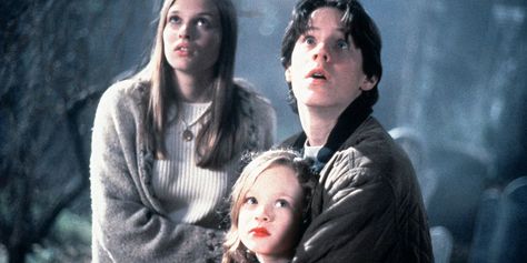 Hocus Pocus Star Vinessa Shaw Would Love to Return for Disney+ Sequel | PEOPLE.com Allison Hocus Pocus, Omri Katz, Hocus Pocus Cast, Vinessa Shaw, Halloween Cast, Max Dennison, Kathy Najimy, Hocus Pocus 1993, Hocus Pocus Movie