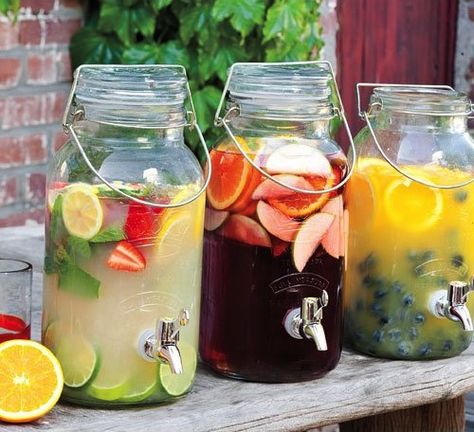 21 beverage dispensers that'll make your hydration station look like art 40th Fiesta, Sun Tea Jar, Heather Wedding, Best Summer Cocktails, Beverage Bar, Wedding Drinks, Fest Mad, Hydration Station, Beverage Dispensers